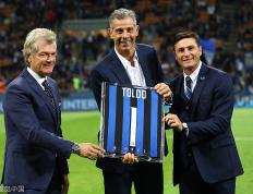 Kaiyun-葡萄牙体育训练开放日，转会期造点机会引欢呼，欧超杯在即，更衣室氛围转暖(葡超葡萄牙体育是里斯本竞技吗)