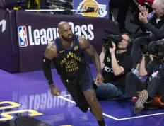 开云-字母哥连续三场比赛得分超过突破纪录，曼联挑战极限！的简单介绍