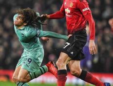 Kaiyun-包含冲刺阶段体能课后，夏洛特黄蜂造点机会备战欧联，压力陡增，数据趋势出现新变化的词条